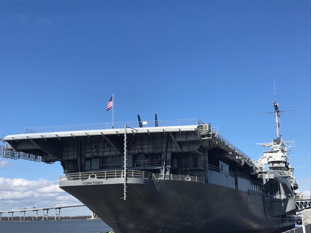 Aircraft Carrier — foto de Juan Peláez