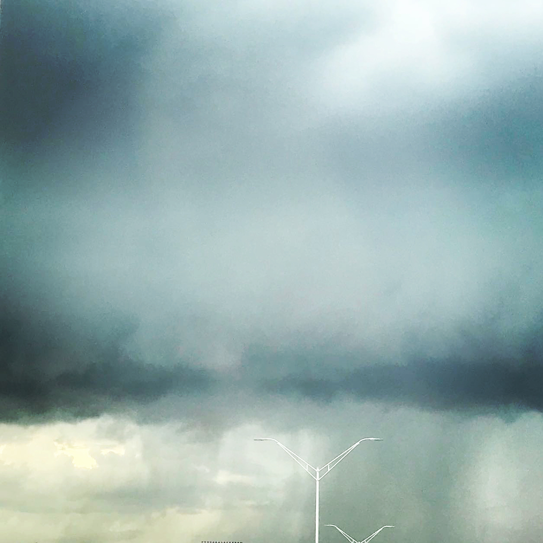 Raining in Florida, Sun shines, two block later is a heavy tropical storm, 100 yards later your are in the end of… — foto de Juan Peláez