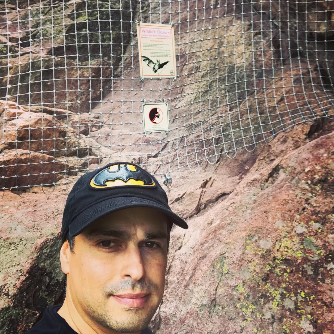 Bat Cave. I’m coming home. — foto de Juan Peláez